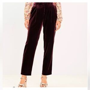 NWT LOFT Burgundy Pleated Tapered Velvet Trousers (Size 00)